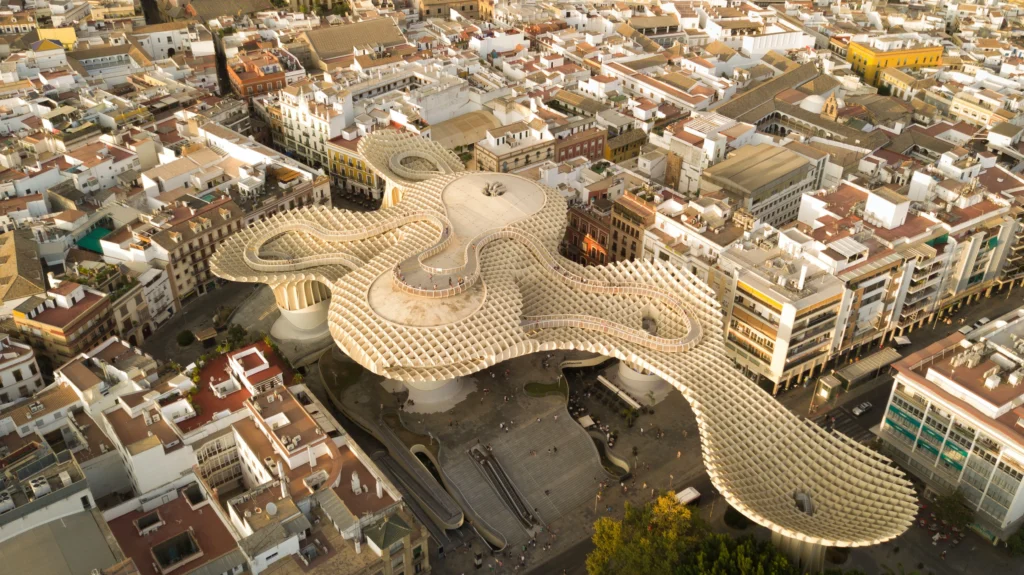Het Antiquarium in het ‘Metropol Parasol’ is waarschijnlijk het gebouw waar je aan denkt bij de stad Sevilla.