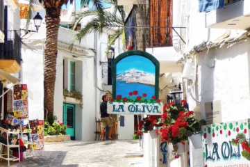 Een vakantie op Ibiza is meestal niet goedkoop, gelukkig zijn er op het eiland ook een aantal gratis bezienswaardigheden en activiteiten.