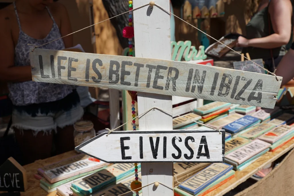 Naast deze twee grote hippie markten zijn er op Ibiza nog een aantal kleinere hippie markten. Ook deze zijn de moeite waard om eens door te lopen. 