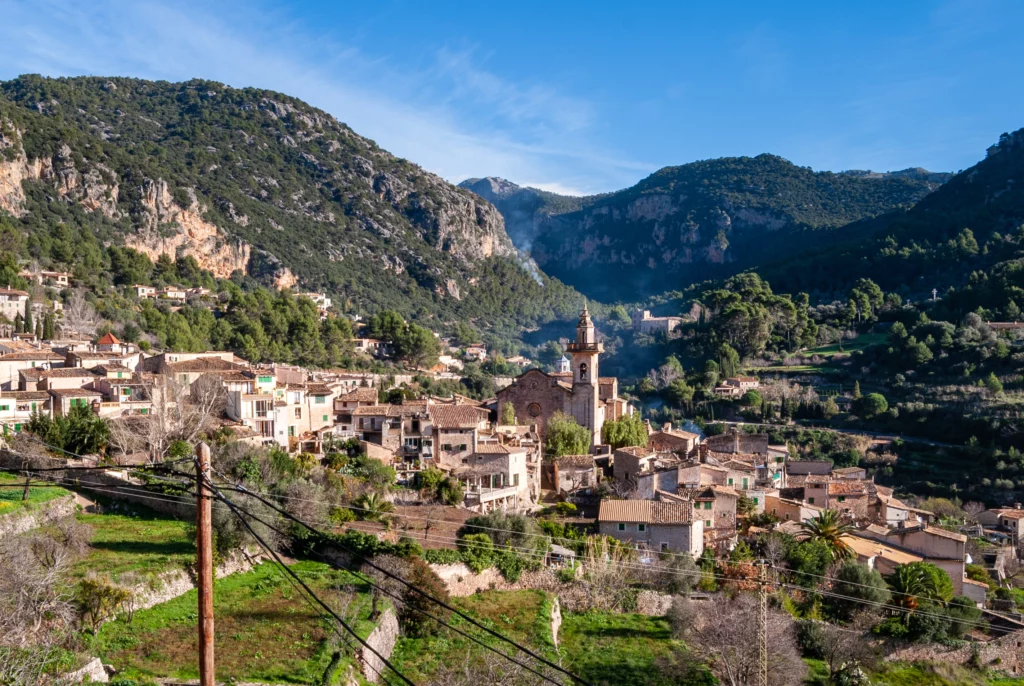 Op Mallorca zijn verschillende 'bergdorpjes' te vinden. Onze favoriet is Valldemossa.