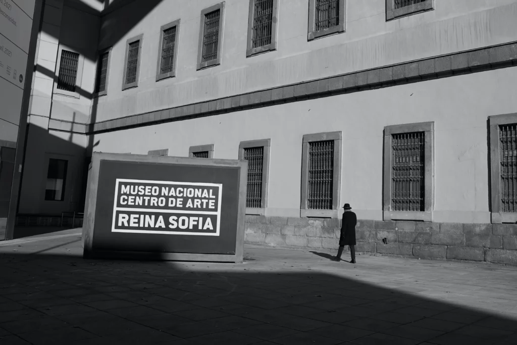 Het Reina Sofia museum is vernoemd naar Koningin Sofia van Spanje en is vooral bekend om zijn collectie moderne kunst.
